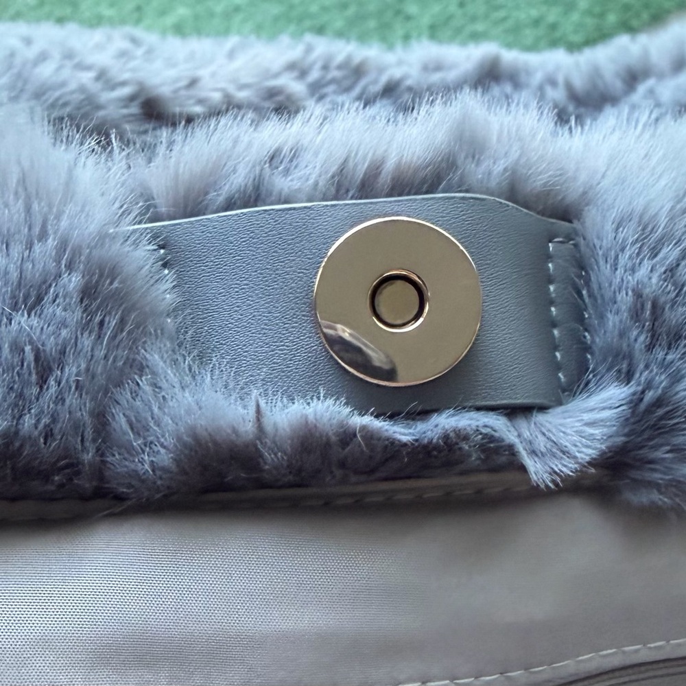 H&M FAUX FURRY TOTE BAG - Picture 6 of 6